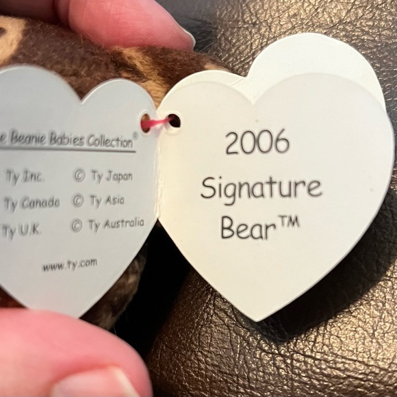 Vintage TY Beanie Baby 2006 Signature Bear - Picture 5 of 5